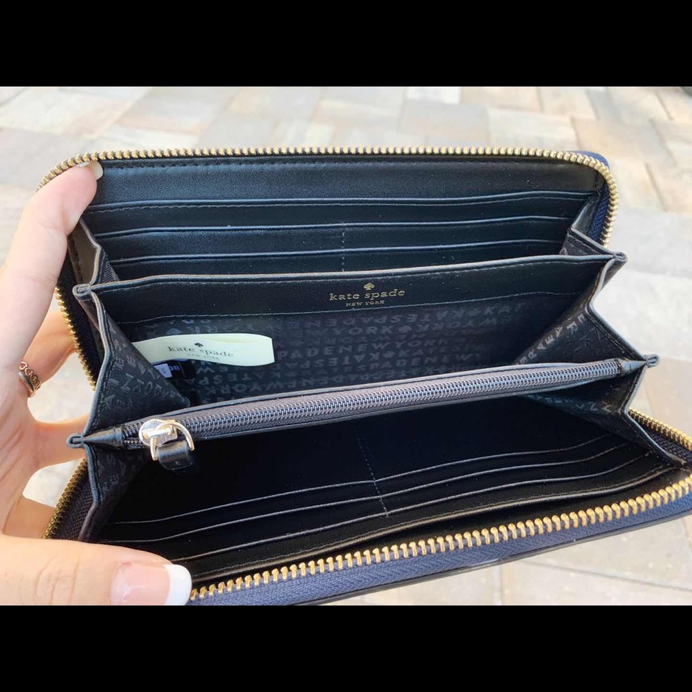 SALE 👛💕 MWT Kate Spade Zip Around Wallet - Picture 3 of 3
